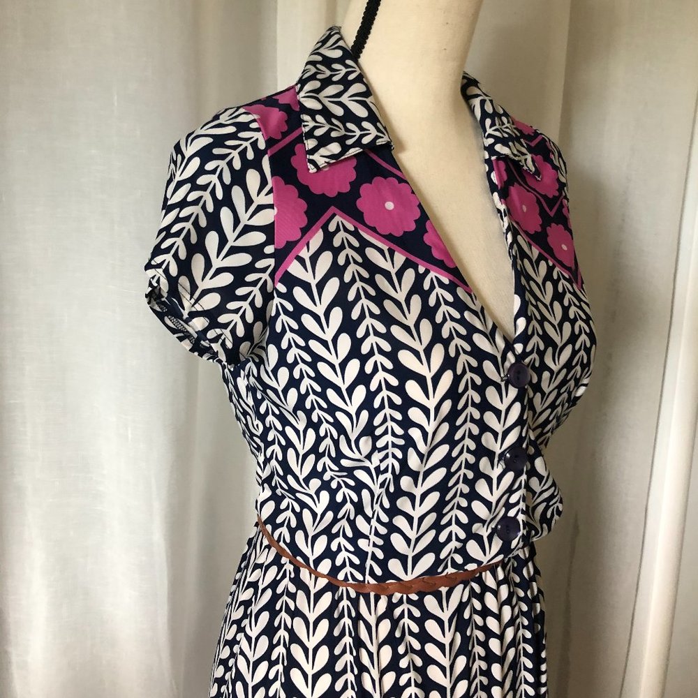 70's Retro Style Collared Dress